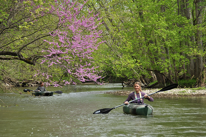 Kayakers enjoying Little Darby Creek